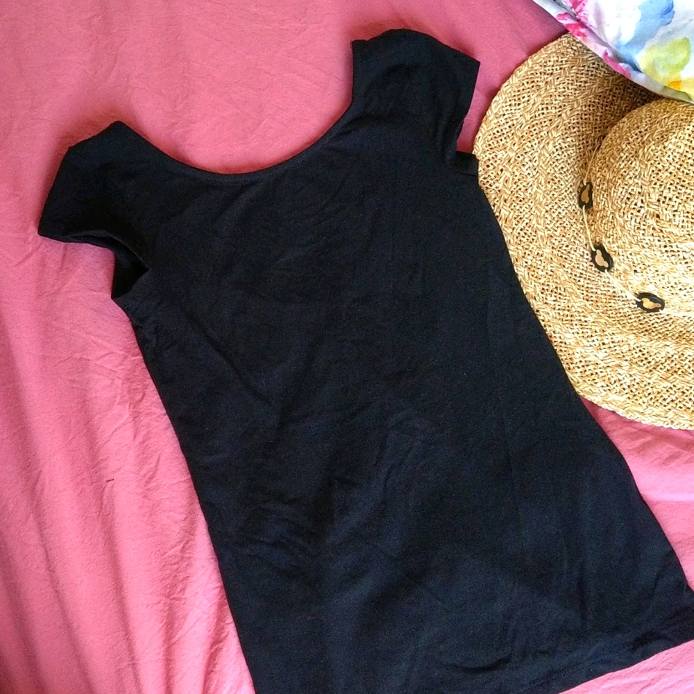 Last Chance‼️NWOT Deep back neck cotton cap sleeves top